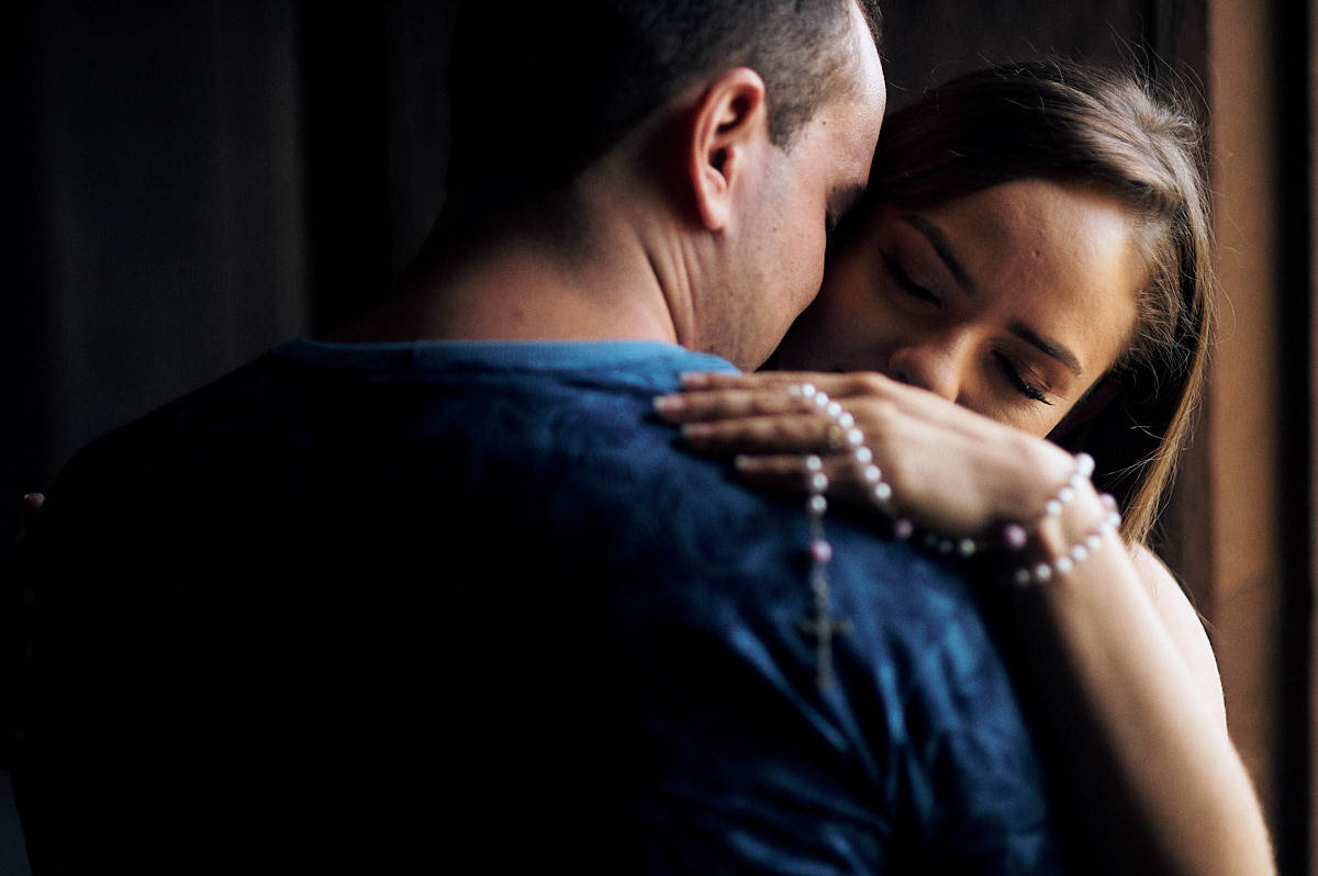 ensaio de katy e thairo no preceding em Campina Grande, Areia. noivos no aeroporto Joao suassuna