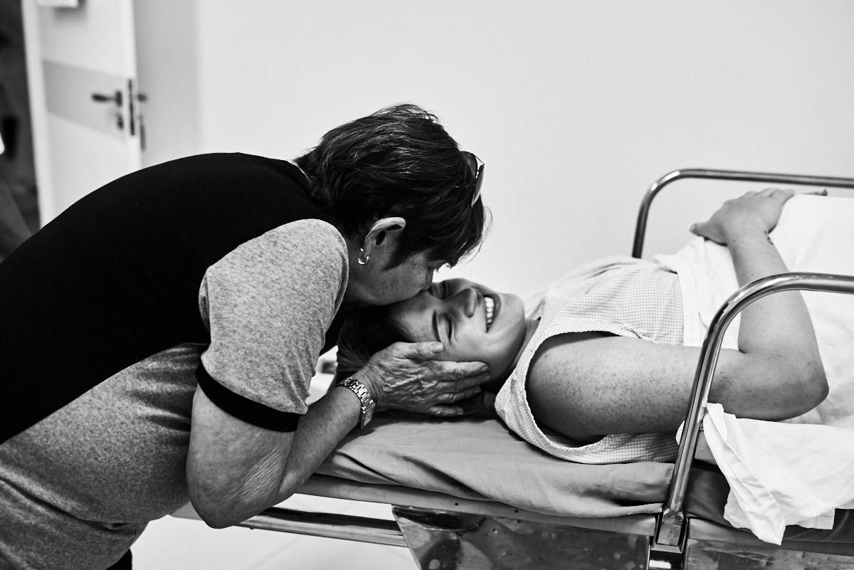 fotografia de parto, foto preto e branco, fotografia humana, 4Mãos fotografias