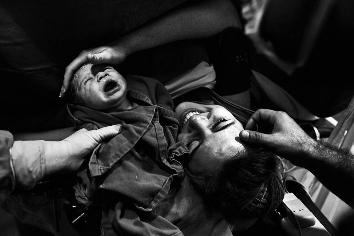 fotografia de parto, foto preto e branco, fotografia humana, 4Mãos fotografias