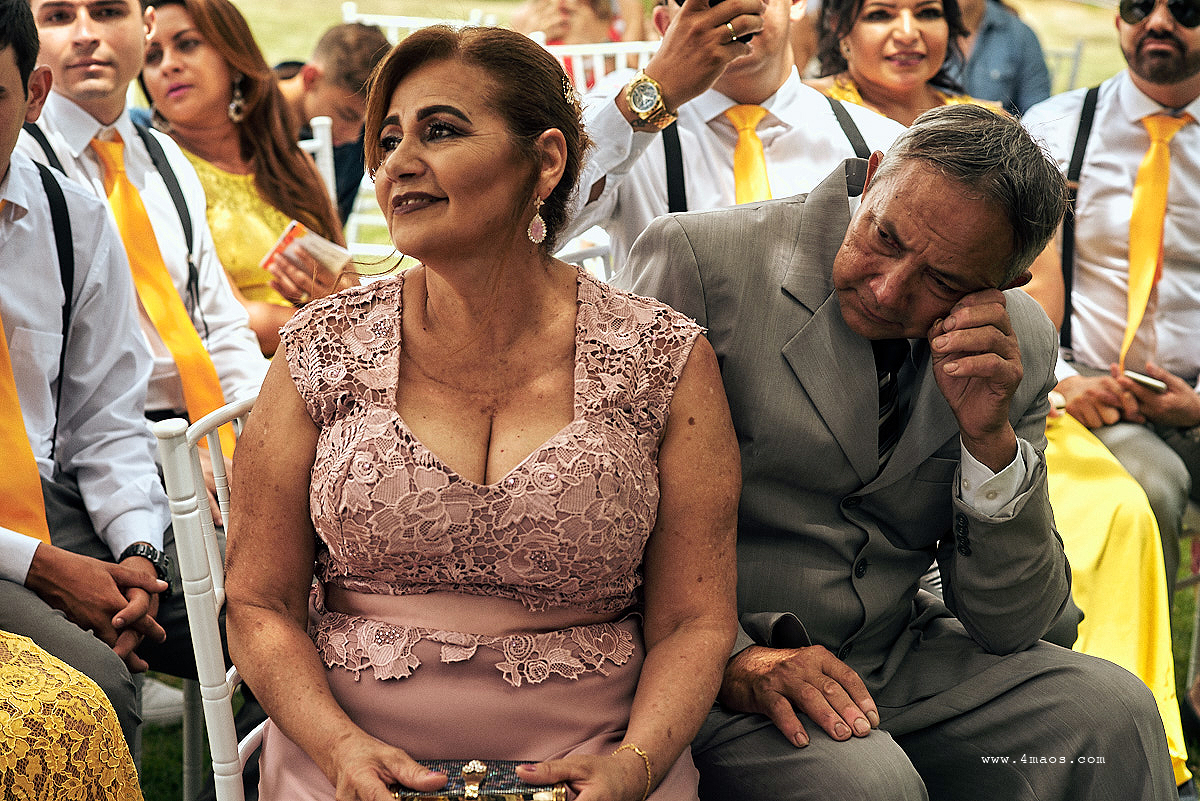 casamento dani e gleiber, 4mãos fotografias, Campina Grande, pai da noiva chorando na cerimonia