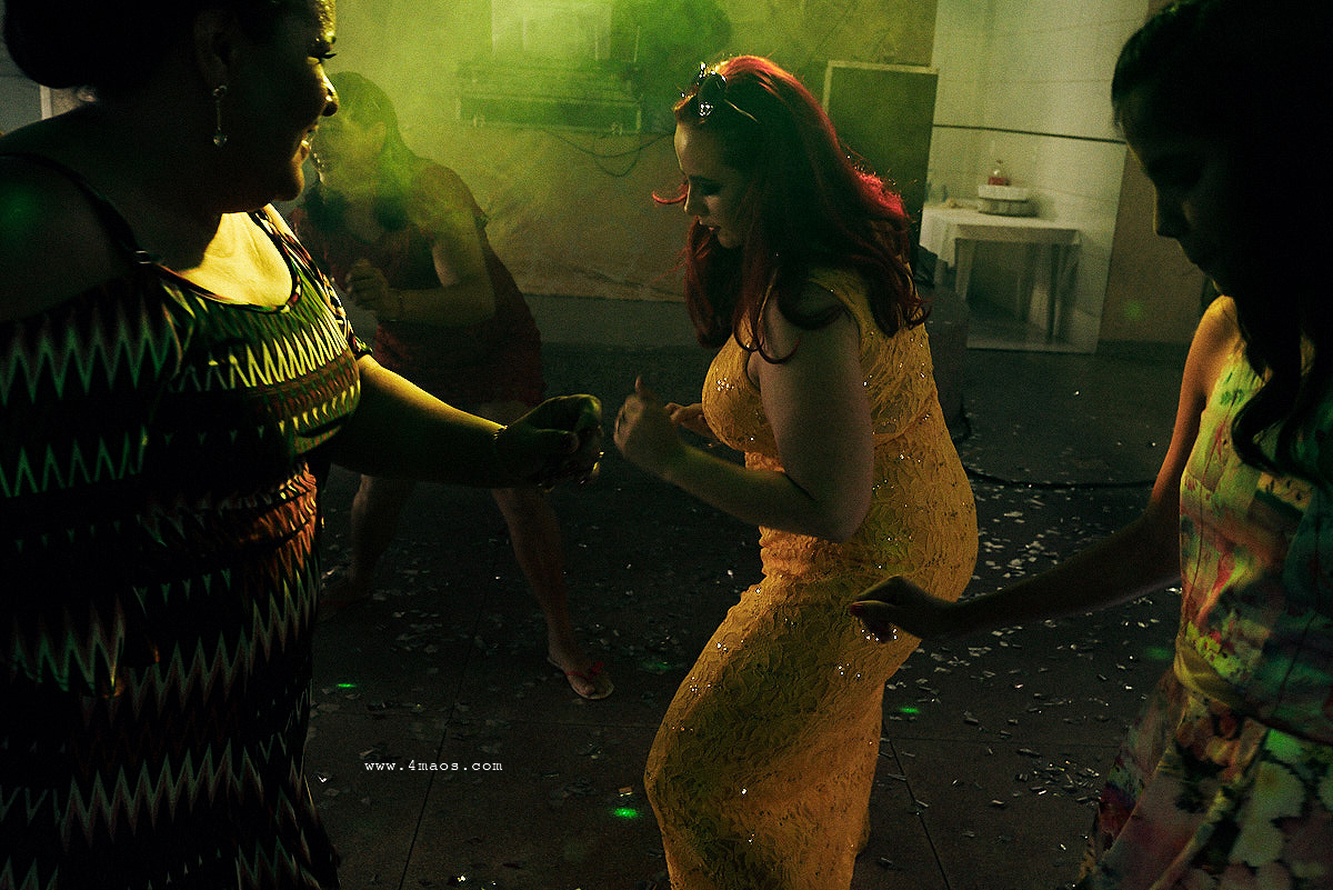 casamento dani e gleiber, 4mãos fotografias, Campina Grande, making of da noiva com as madrinhas de vestido amarelo festa rolando