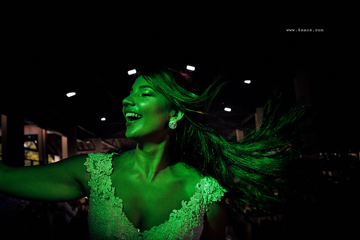 casamento dani e gleiber, 4mãos fotografias, Campina Grande, making of da noiva com as madrinhas de vestido amarelo festa rolando