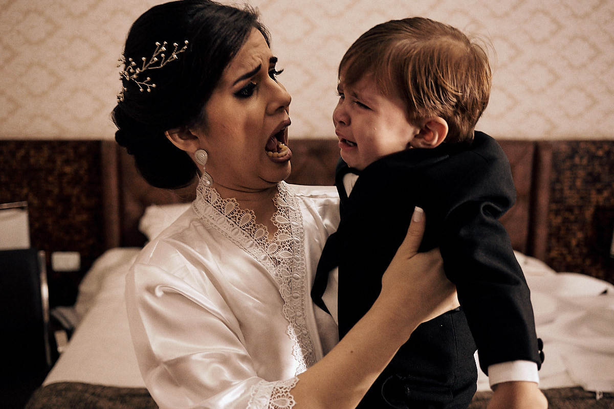 casamento de Jessica e Ewerthon por 4Mãos Fotografias pajem chorando