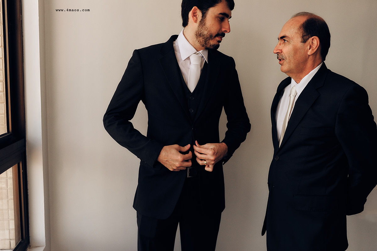 casamento de quezia e acacio por 4Mãos fotografias. making of do noivo na casa dele