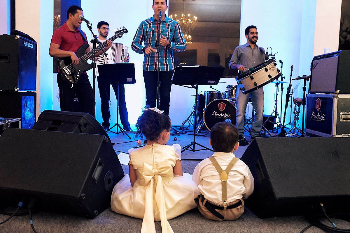 casamento cibele e Rubem em Campincasamento cibele e Rubem em Campina Grande no Encanto verde por 4Mãos fotografias, hora da festa!!!