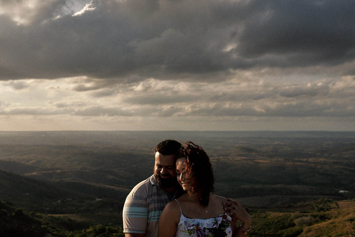 ensaio de ana cecilia e paulo na pedra de Santo Antônio em Fagundes Paraíba