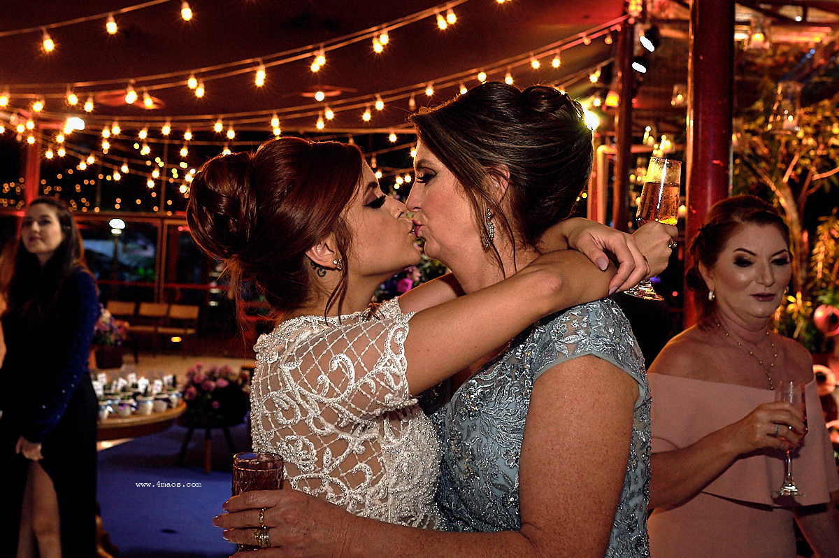 casamento de kenis e kito por 4maos fotografias no recanto dos encantos, festa