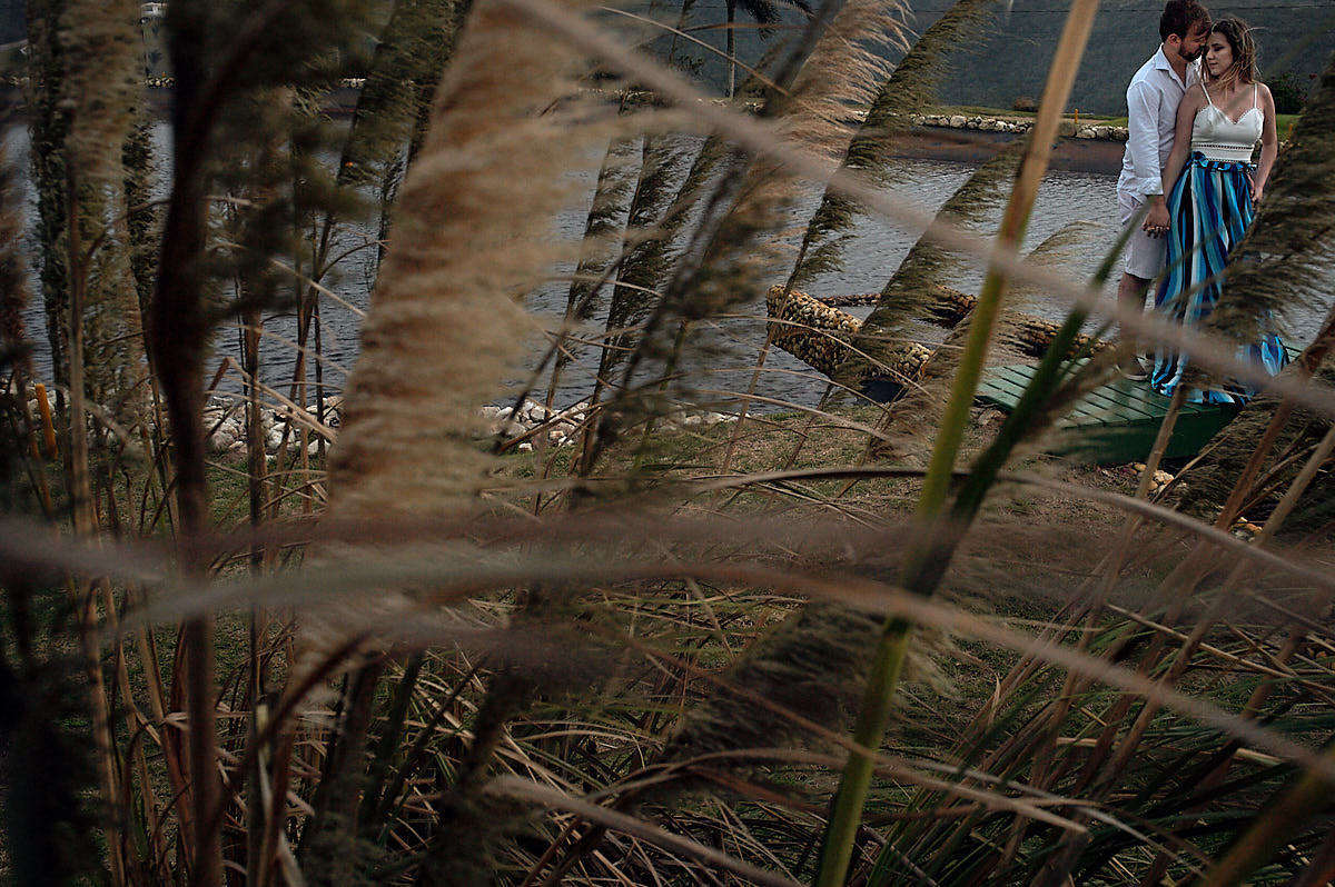 ensaio em Areia do casal Vanessa e Arthur por 4Mãos Fotografias