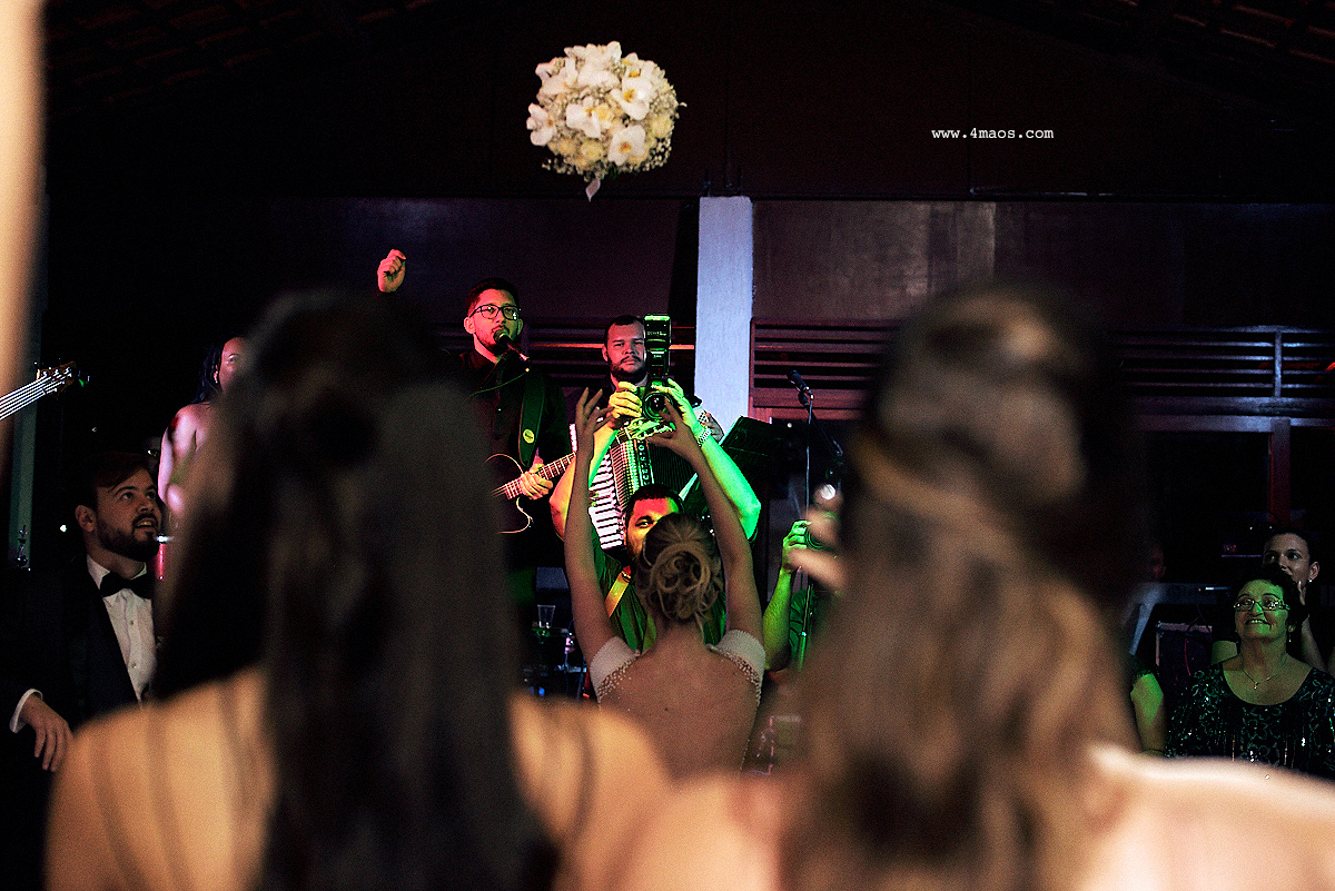 casamento de Vanessa e Arthur por 4Mãos Fotografias, festa