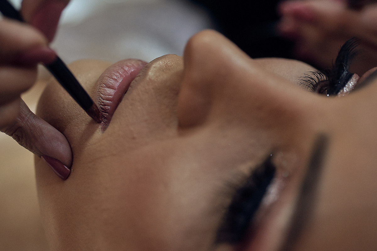 casamento de Hully e Leonardo no Solar da Borborema por 4Mãos Fotografias, making of da noiva