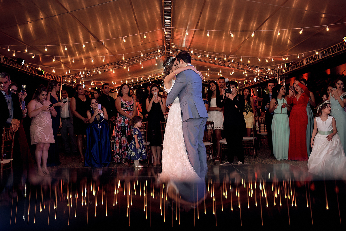 casamento de Hully e Leonardo no Solar da Borborema por 4Mãos Fotografias, cerimonia ao ar livre e no por do sol hora da festa