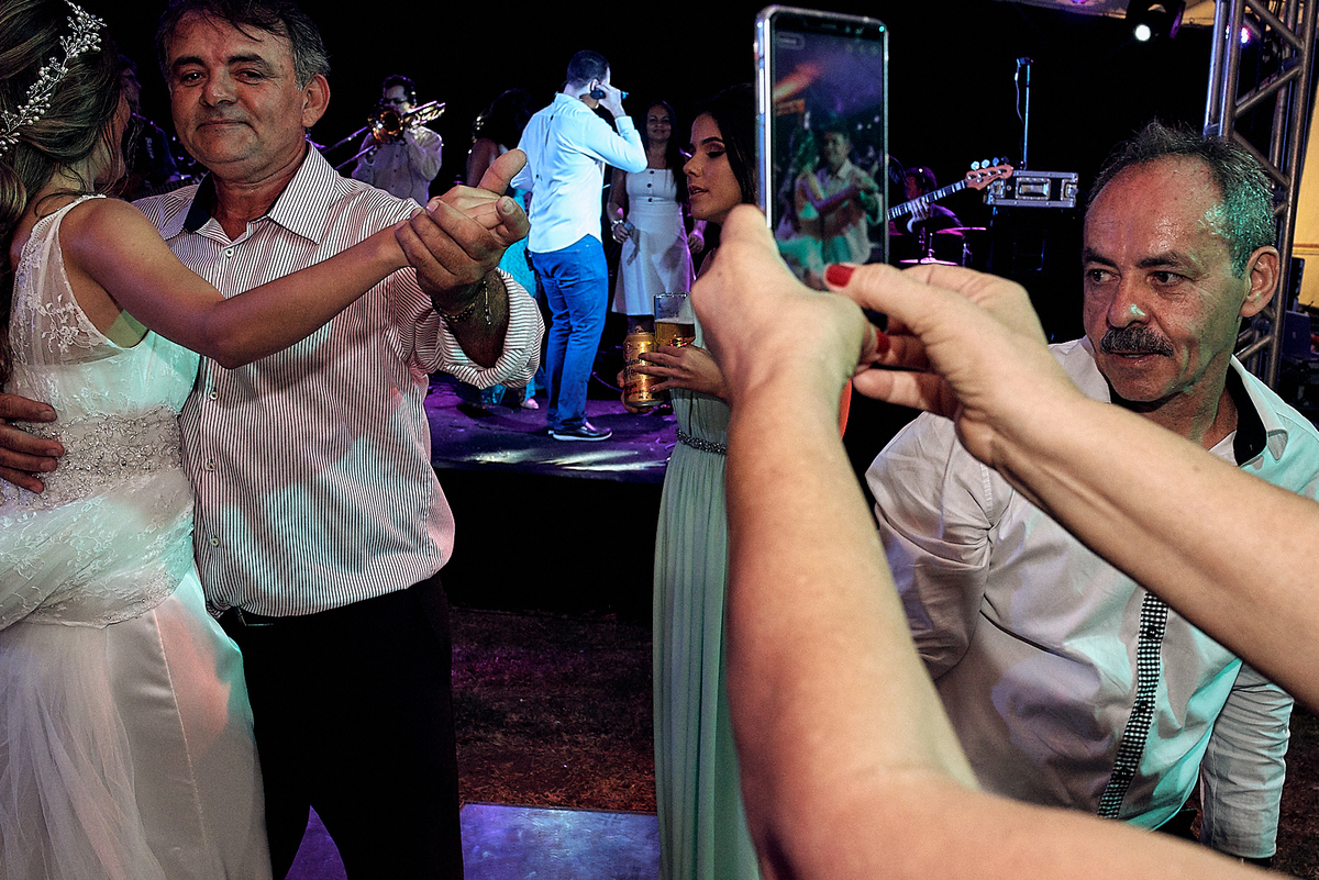 casamento de Hully e Leonardo no Solar da Borborema por 4Mãos Fotografias, cerimonia ao ar livre e no por do sol hora da festa