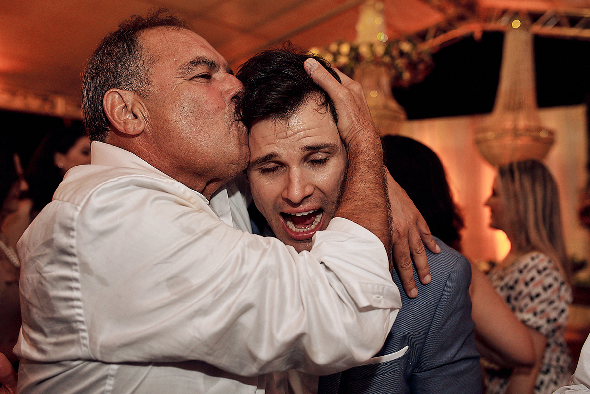 casamento de Hully e Leonardo no Solar da Borborema por 4Mãos Fotografias, cerimonia ao ar livre e no por do sol hora da festa