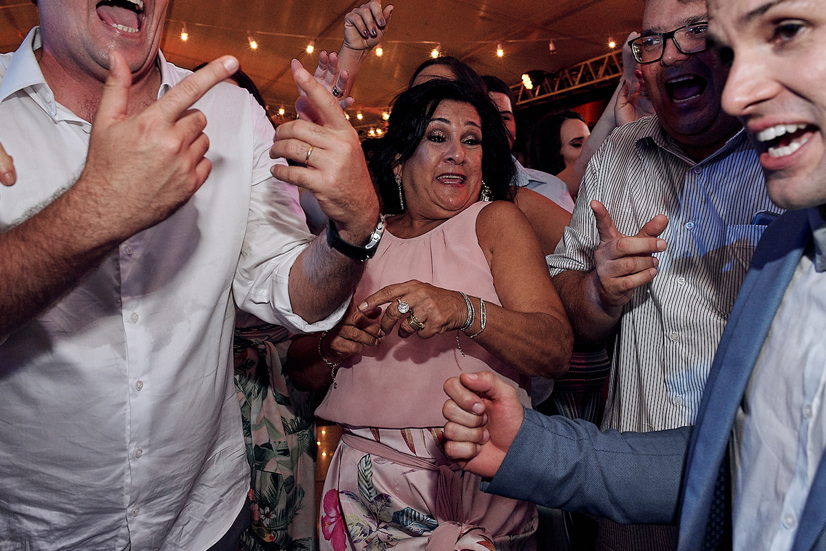 casamento de Hully e Leonardo no Solar da Borborema por 4Mãos Fotografias, cerimonia ao ar livre e no por do sol hora da festa