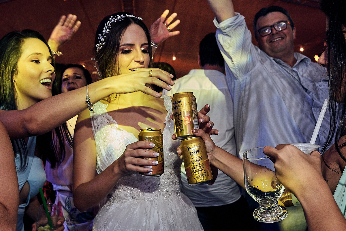 casamento de Hully e Leonardo no Solar da Borborema por 4Mãos Fotografias, cerimonia ao ar livre e no por do sol hora da festa