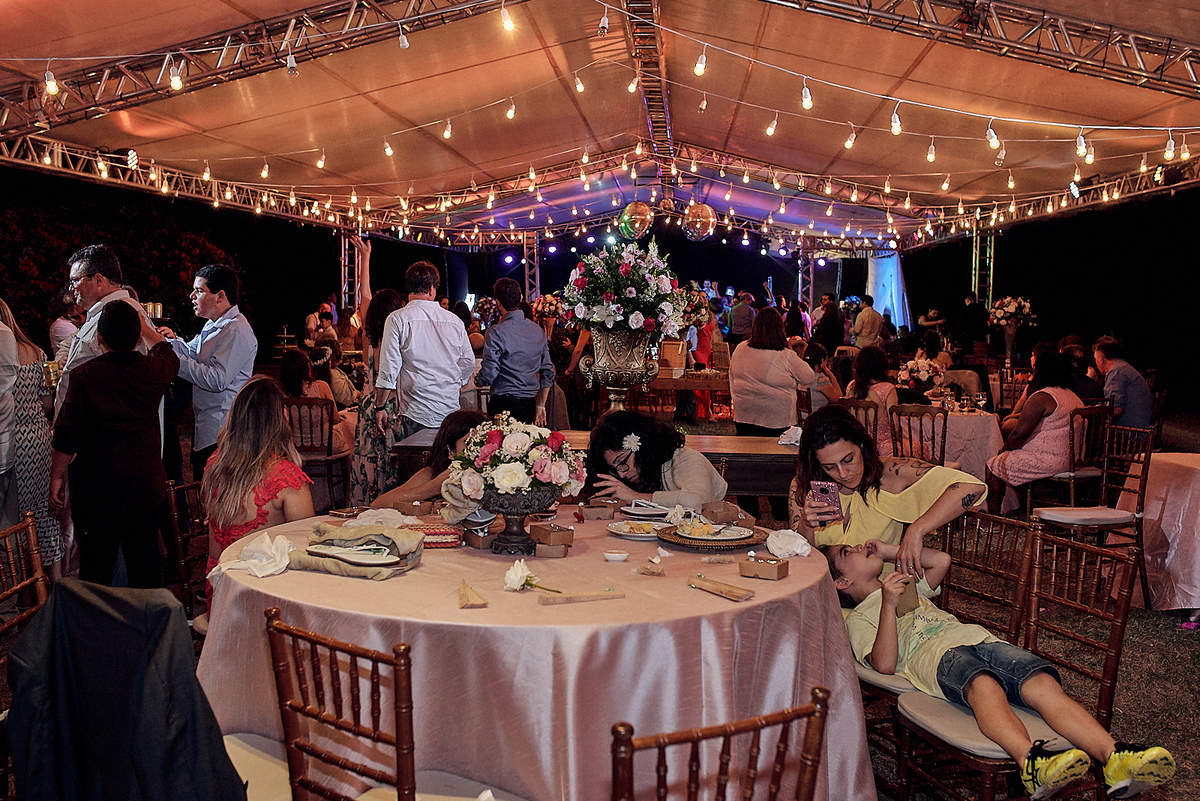 casamento de Hully e Leonardo no Solar da Borborema por 4Mãos Fotografias, cerimonia ao ar livre e no por do sol hora da festa