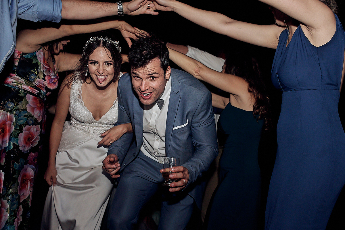 casamento de Hully e Leonardo no Solar da Borborema por 4Mãos Fotografias, cerimonia ao ar livre e no por do sol hora da festa