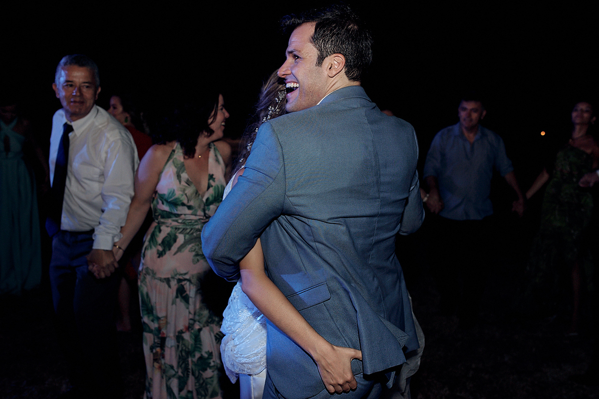 casamento de Hully e Leonardo no Solar da Borborema por 4Mãos Fotografias, cerimonia ao ar livre e no por do sol hora da festa
