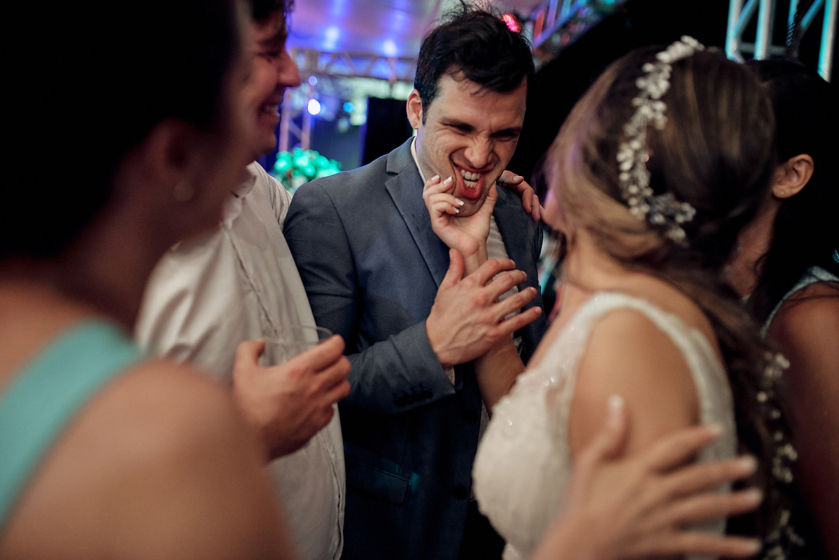 casamento de Hully e Leonardo no Solar da Borborema por 4Mãos Fotografias, cerimonia ao ar livre e no por do sol hora da festa