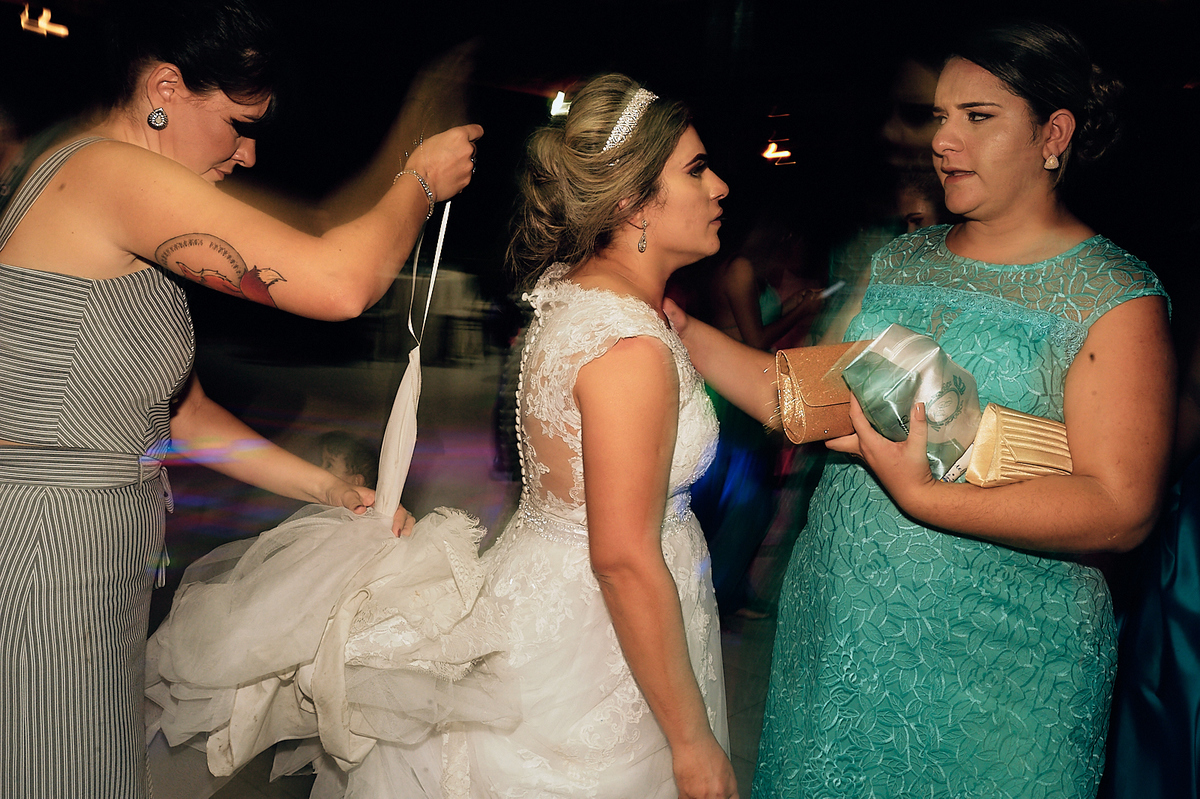 casamento de Iara e Gabriel no Bamboo Recepções em Campina Grande por 4Mãos Fotografias, festa