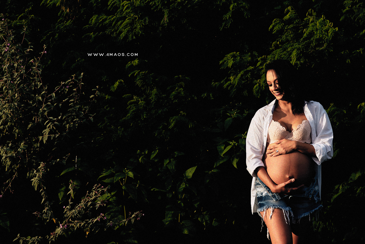 ensaio de gestante de Gabi e João na pousada Villas da Serra por 4Mãos Fotografias - 