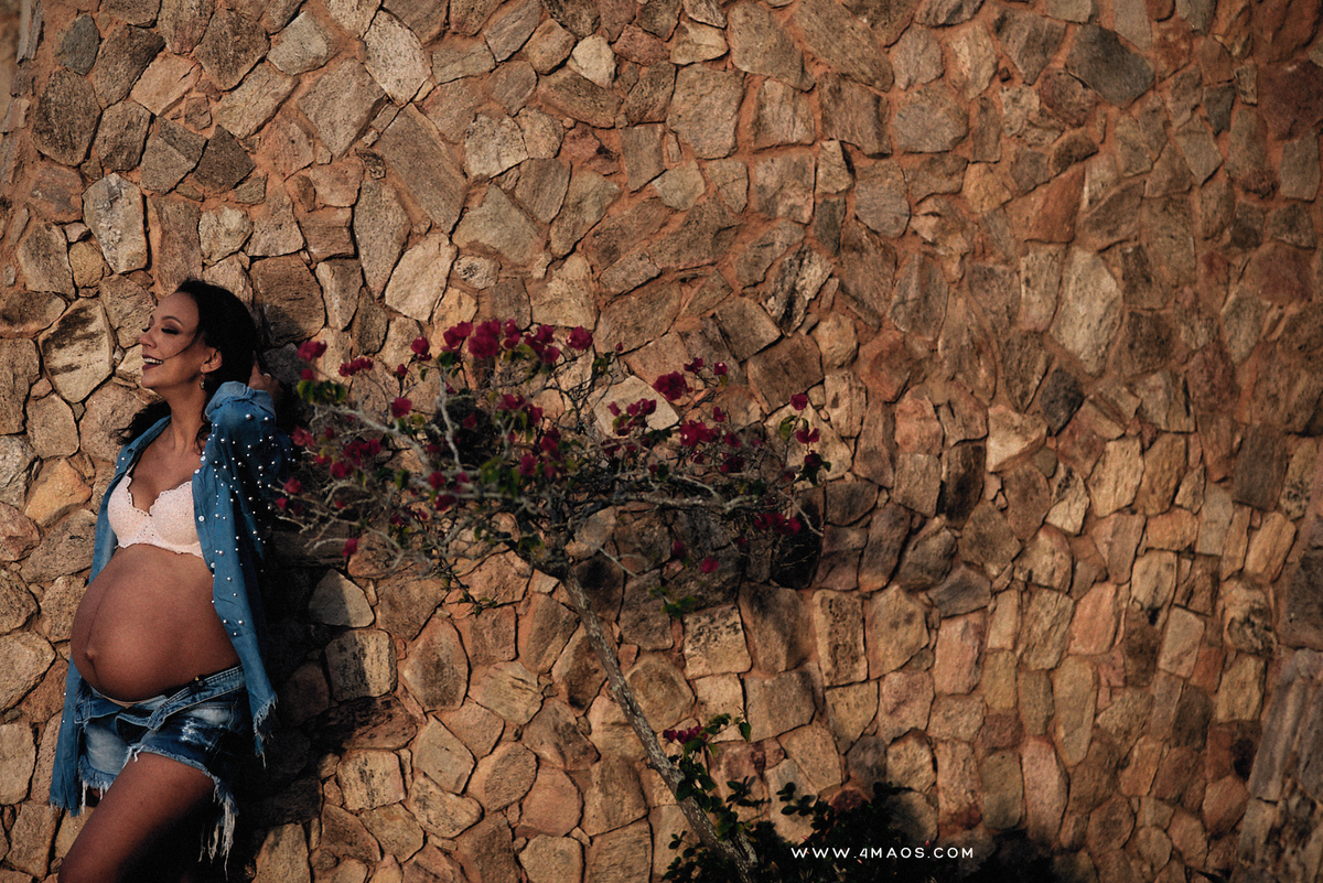 ensaio de gestante de Gabi e João na pousada Villas da Serra por 4Mãos Fotografias - 