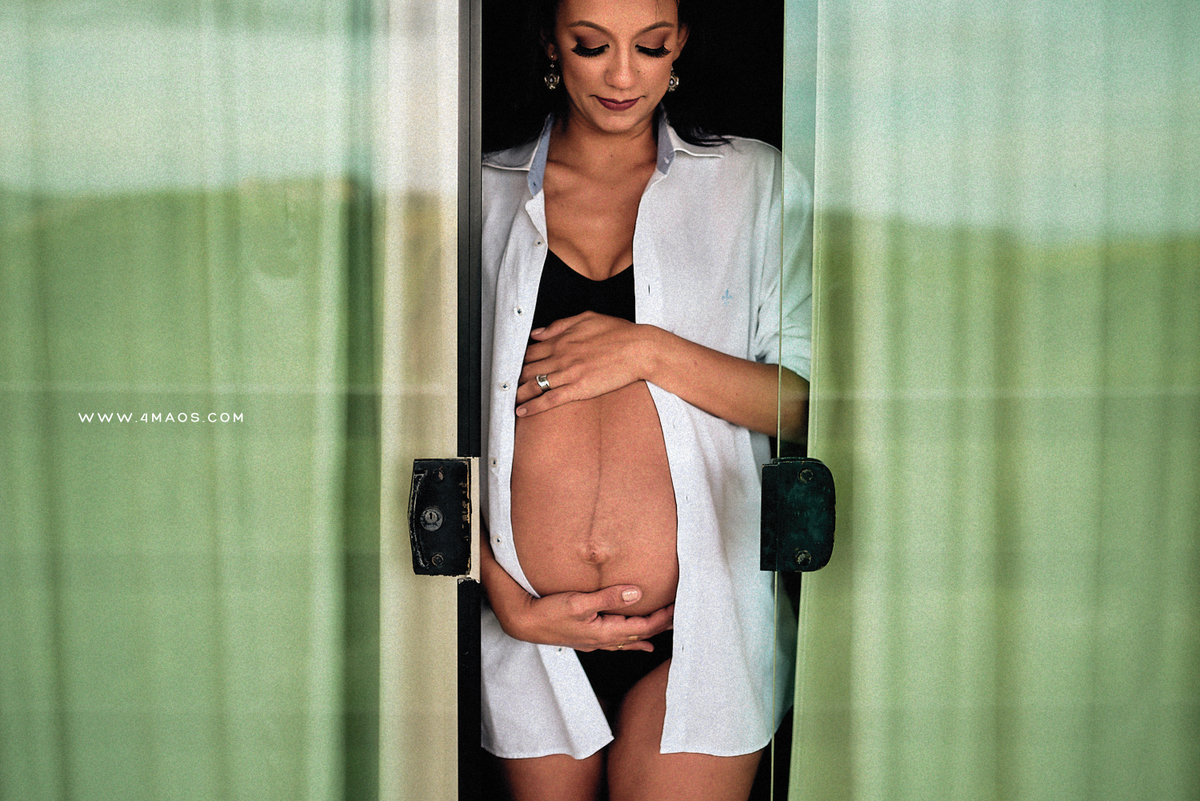 ensaio de gestante de Gabi e João na pousada Villas da Serra por 4Mãos Fotografias - 