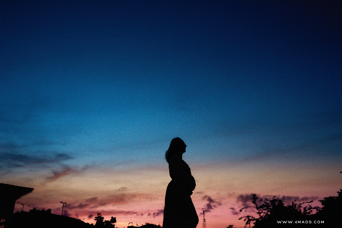 ensaio de gestante de Gabi e João na pousada Villas da Serra por 4Mãos Fotografias - 