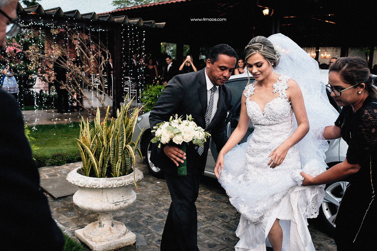 casamento de Erika e Denis em Campina Grande - Bamboo Recepções por 4Mãos Fotografias. Casamento com chuva