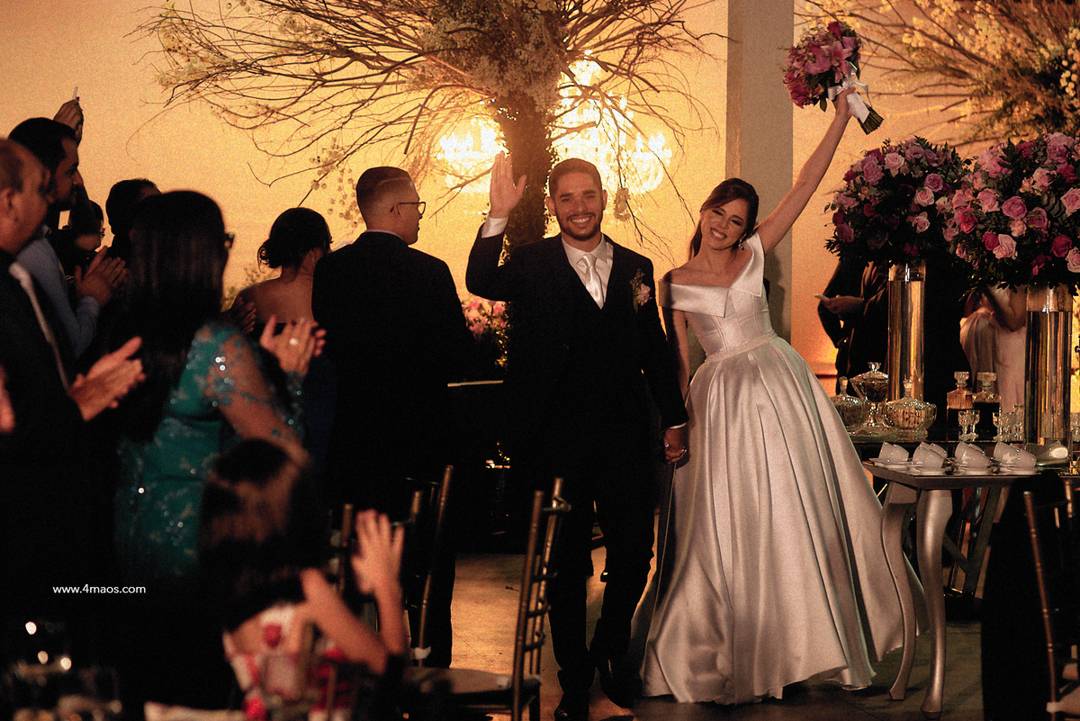 Casamento Tainara + Sivonaldo realizado no La Paloma recepções, casamento ao ar livre, ao entardecer, por 4Mãos Fotografias, festa