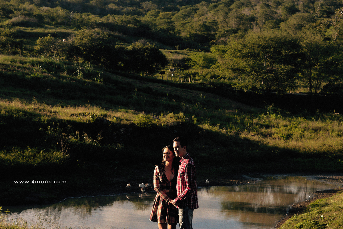 ensaio de pre casamento de Karol e Daniel por 4Mãos Fotografias na Casa de Cumpadi