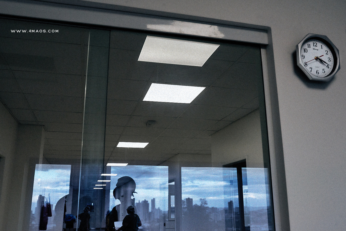 fotografia de parto por 4Mãos. Parto de Matheus, mãe Kamila, pai Gustavo