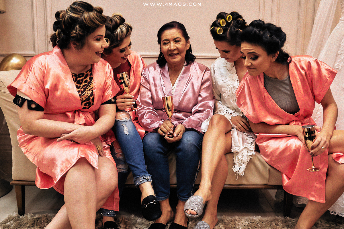 casamento de Karol e Daniel por 4Mãos Fotografias, making of da noiva