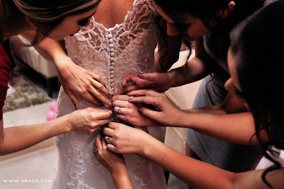 casamento de Karol e Daniel por 4Mãos Fotografias, making of da noiva