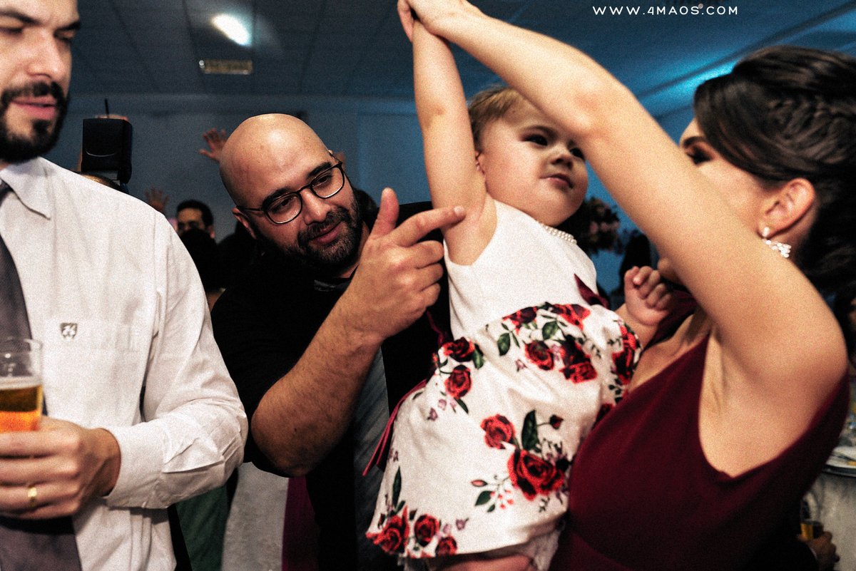 casamento de Karol e Daniel por 4Mãos Fotografias, festa