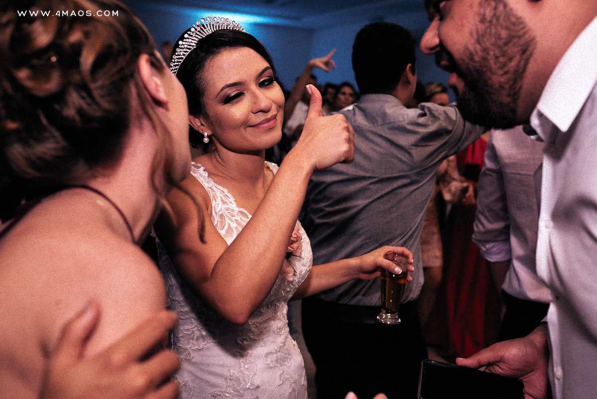casamento de Karol e Daniel por 4Mãos Fotografias, festa