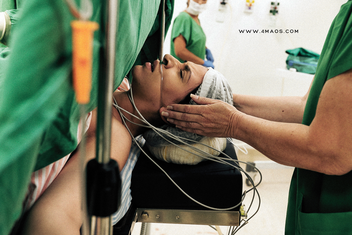 Parto de Maria Luisa na Santa Clara, filha de Priscila e Eduardo por 4Mãos Fotografias, fotografia de parto