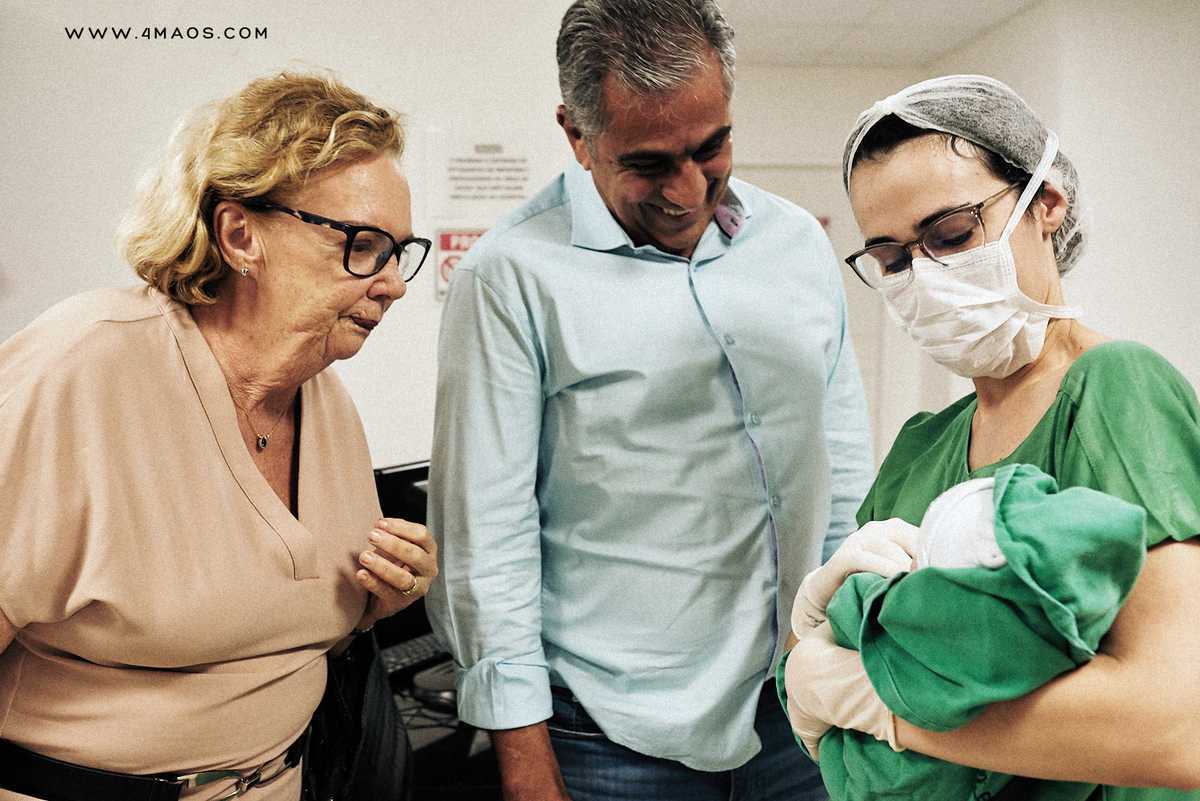 Parto de Maria Luisa na Santa Clara, filha de Priscila e Eduardo por 4Mãos Fotografias, fotografia de parto