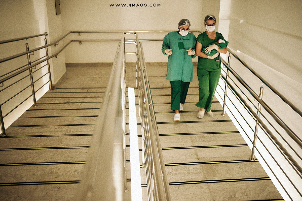 Parto de Maria Luisa na Santa Clara, filha de Priscila e Eduardo por 4Mãos Fotografias, fotografia de parto