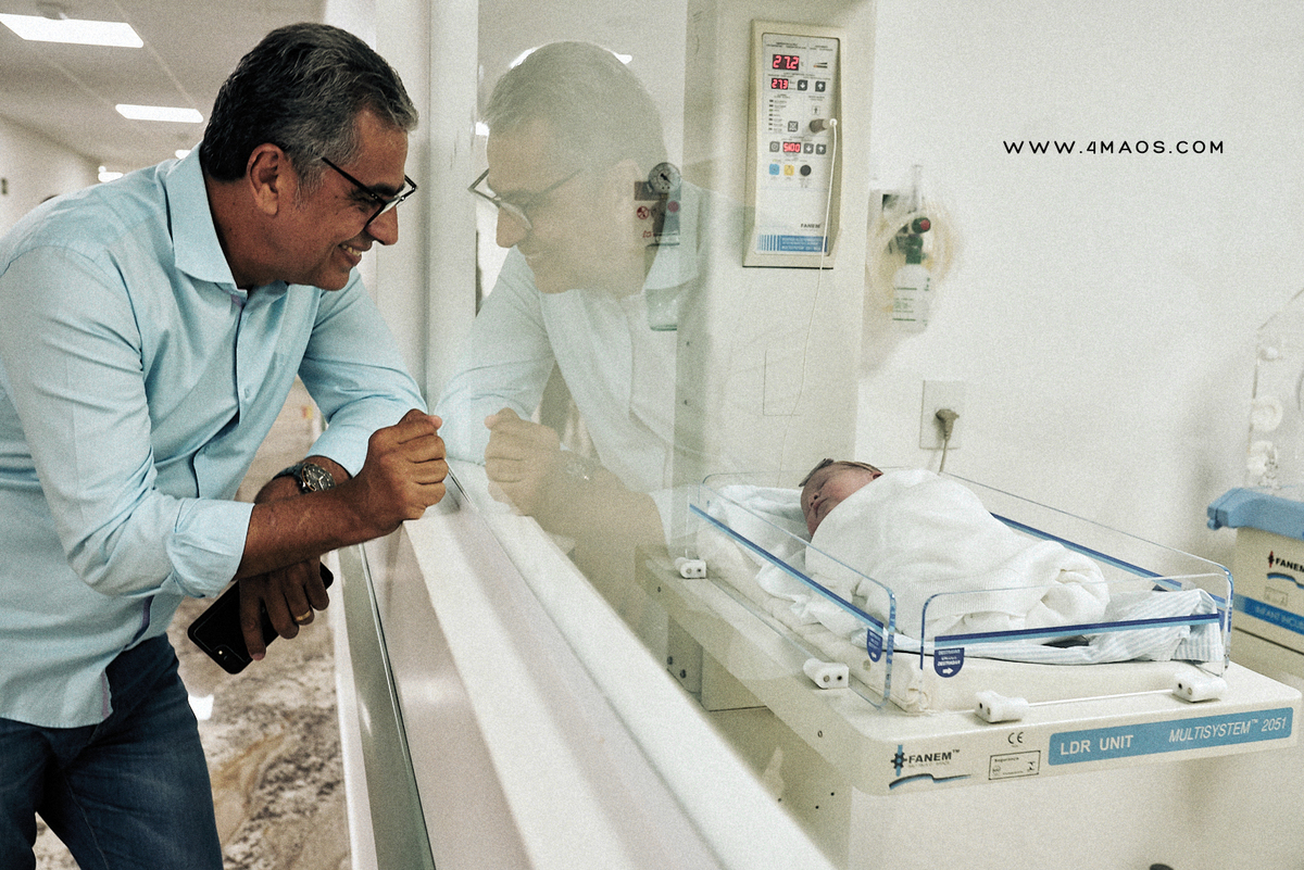 Parto de Maria Luisa na Santa Clara, filha de Priscila e Eduardo por 4Mãos Fotografias, fotografia de parto