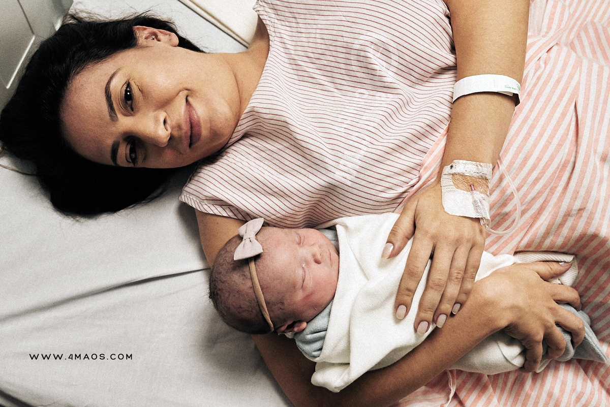 Parto de Maria Luisa na Santa Clara, filha de Priscila e Eduardo por 4Mãos Fotografias, fotografia de parto