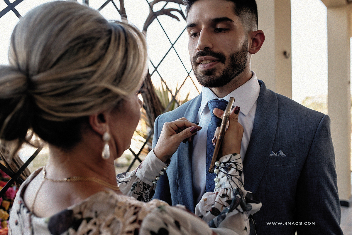 casamento de Mayara e Yámande por 4Mãos Fotografias na Fazenda Campo de Boi, making of do noivo
