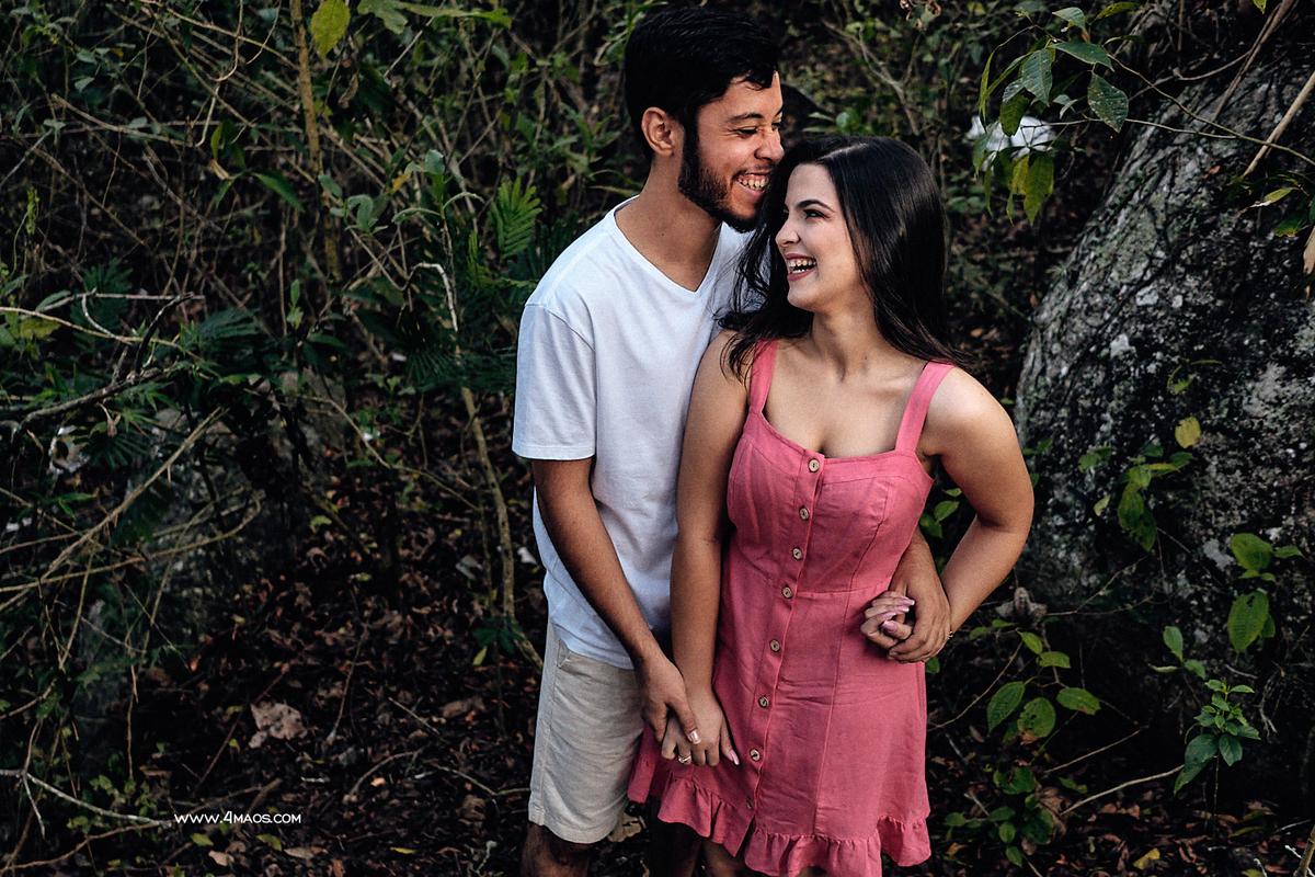 Ensaio Dani e Victor na livraria por 4Mãos Fotografias o casal da livraria
