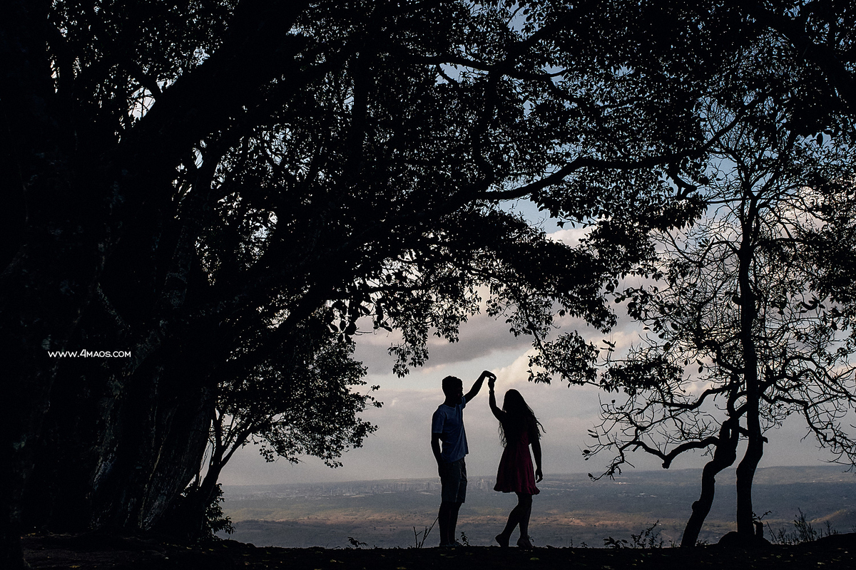 Ensaio Dani e Victor na livraria por 4Mãos Fotografias o casal da livraria