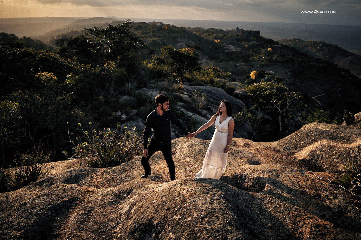 Ensaio Dani e Victor na livraria por 4Mãos Fotografias o casal da livraria