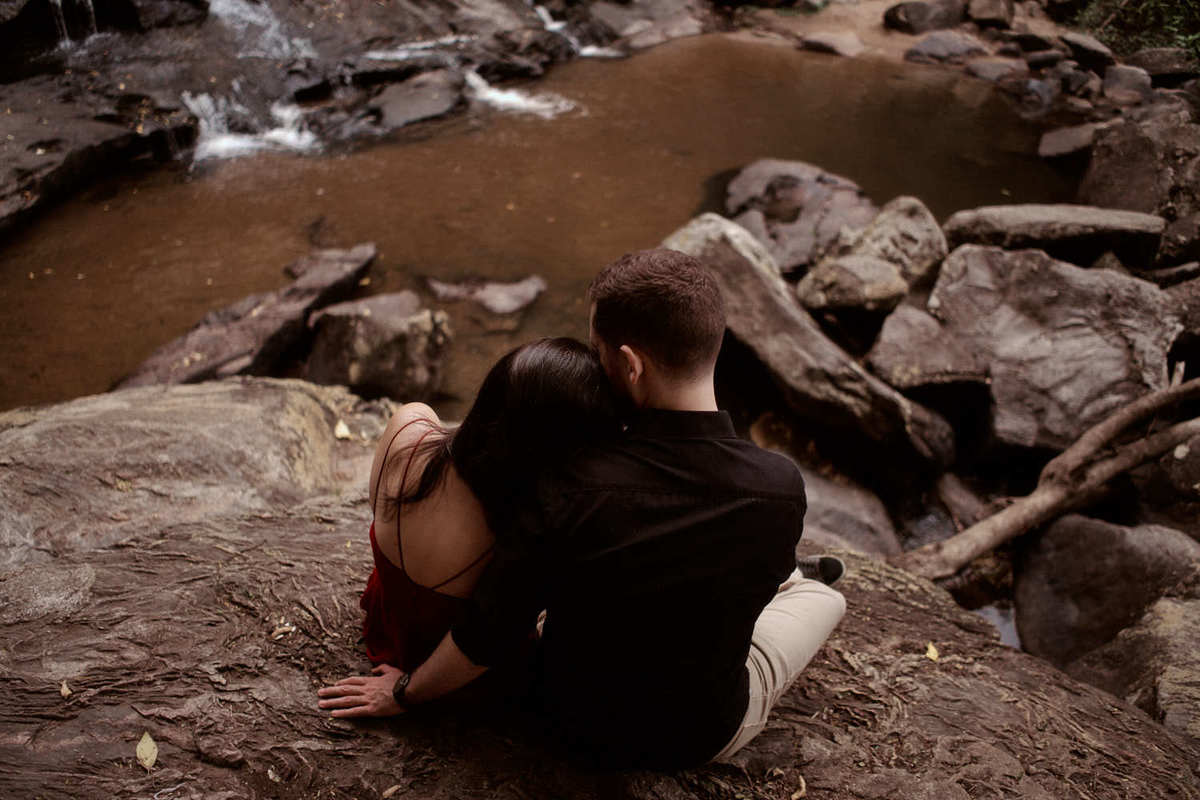 ensaio do casal Kelly e Victor na cachoeira do roncador