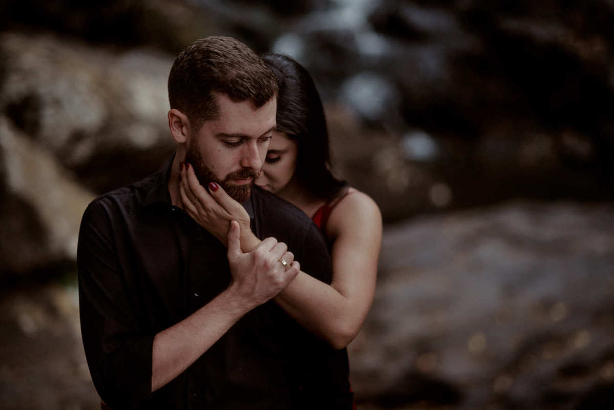 ensaio do casal Kelly e Victor na cachoeira do roncador