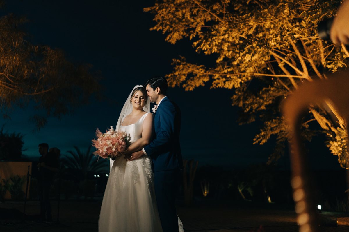 foto do casal pos cerimonia, foto ao entardecer,