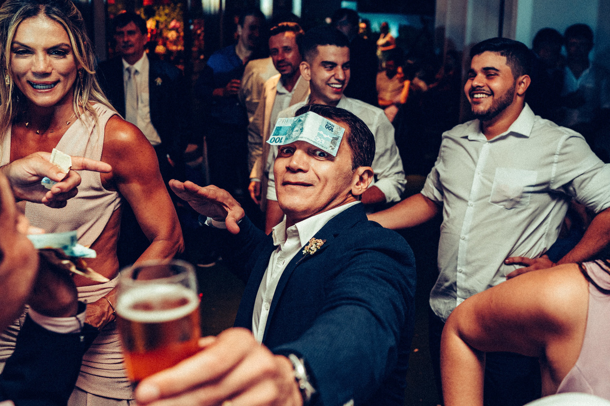 festa de casamento, casal dançando,