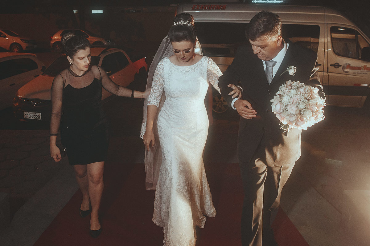 pai entrando com a noiva